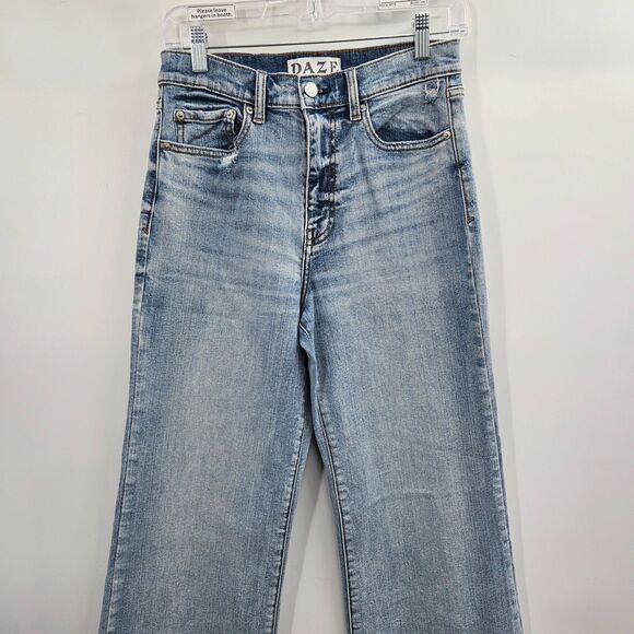 Daze Women’s Far Out High Rise Wide Leg Jeans Size 28 Light Wash Retro Flare - Picture 9 of 10